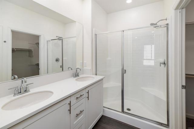 Detail Gallery Image 19 of 31 For 953 Radcliffe Trl, Vista,  CA 92081 - 2 Beds | 2 Baths