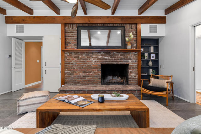 525 N Michillinda Avenue, Pasadena CA: https://media.crmls.org/mediaz/6ab895ea-3f7c-46dc-a140-6ecdae6390ed.jpg