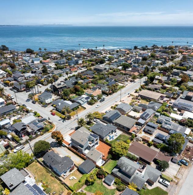 355 30th Avenue, Santa Cruz CA: https://media.crmls.org/mediaz/6ab89d07-85ac-4654-a052-98cdc5b031f1.jpg