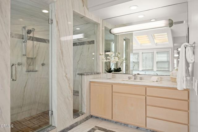 3097 Bayshore Avenue, Ventura CA: https://media.crmls.org/mediaz/6ab8bca3-2f21-4caf-bba5-ab6b759288a8.jpg