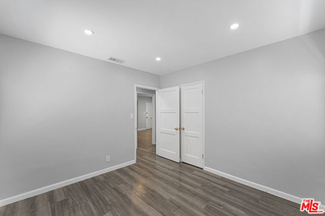 8056 Wakefield Avenue, Panorama City CA: https://media.crmls.org/mediaz/6ab975e2-c085-4179-82a1-8b03d2c691ce.jpg