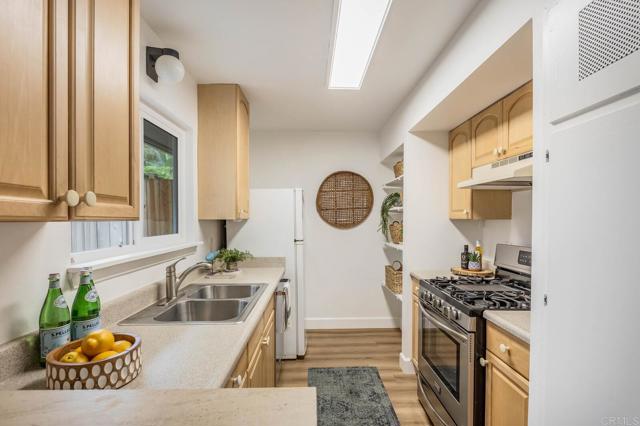 151 Del Mar Shores Terrace, Solana Beach CA: https://media.crmls.org/mediaz/6ab9fb4f-e630-49c3-a801-1412facbdedd.jpg
