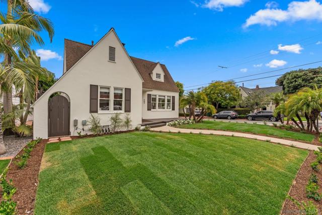 503 Rosemont St, La Jolla CA: https://media.crmls.org/mediaz/6aba1b9a-bb6e-4268-8003-c9bc11a2a774.jpg