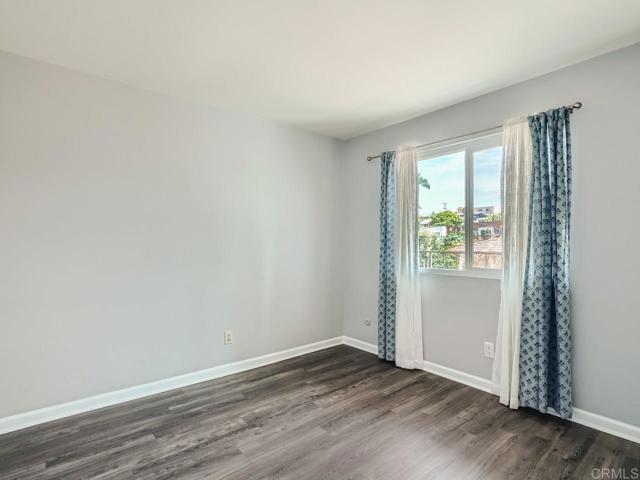 Image 9 of 12 For 2040 Robinson Avenue B