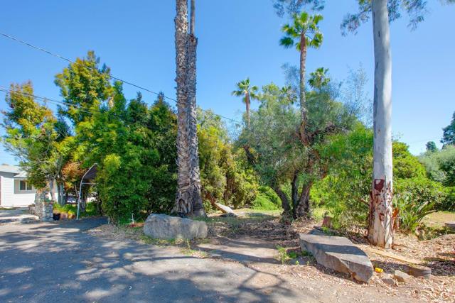 928 930 Osborne Street, Vista CA: https://media.crmls.org/mediaz/6abccc1a-c427-4b1d-b935-d7c0f5fcd460.jpg