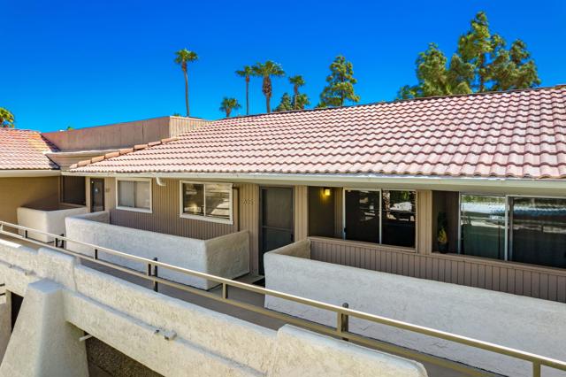 550 N Villa Court, Palm Springs CA: https://media.crmls.org/mediaz/6abd4efb-9484-4763-8c54-6d8026927708.jpg