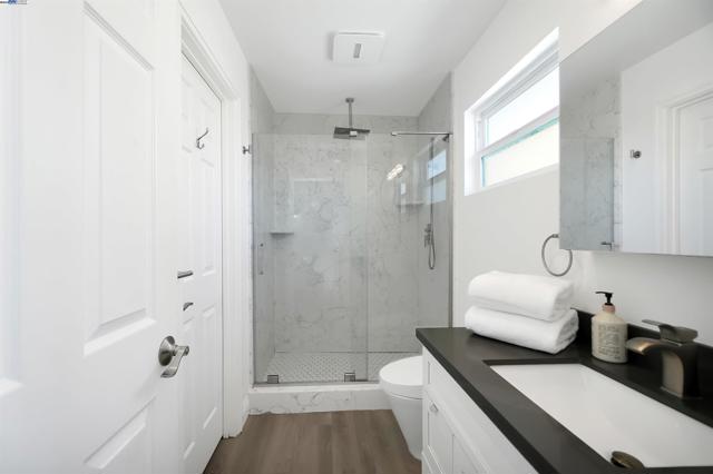 3254 Keith Ave, Castro Valley CA: https://media.crmls.org/mediaz/6abd5c77-72b3-46bf-8c70-008a84001a66.jpg
