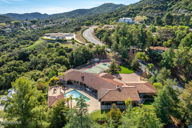 11 Inverness Road, Thousand Oaks CA: https://media.crmls.org/mediaz/6abe7b97-6a6a-43cc-a4d9-f91c182f71d0.jpg