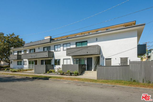 10225 Regent Street photo 2