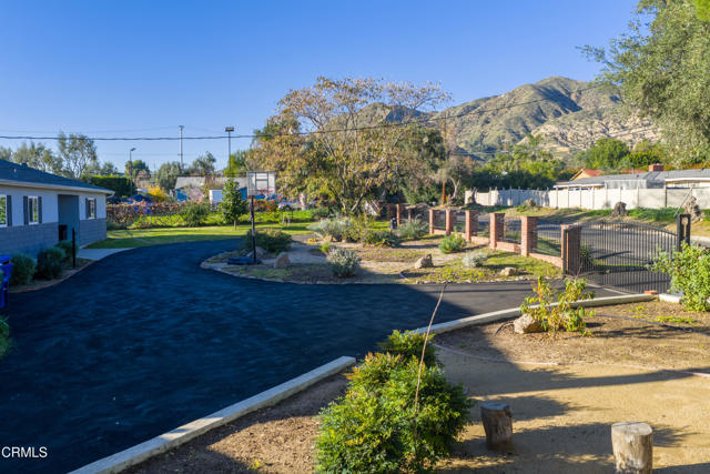 Detail Gallery Image 6 of 51 For 13615 Herrick Ave, Sylmar,  CA 91342 - 4 Beds | 3 Baths