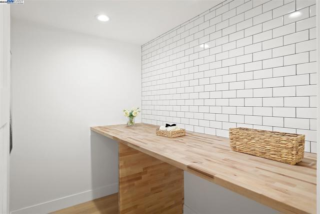 3198 Vintage Crest Dr, San Jose CA: https://media.crmls.org/mediaz/6abedba0-e34d-4d80-8760-62dd9229788a.jpg