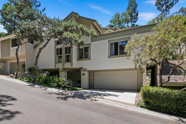 4366 Caminito Pintoresco, San Diego CA: https://media.crmls.org/mediaz/6abefff7-b34b-46d4-8bb6-29de5d125cb4.jpg