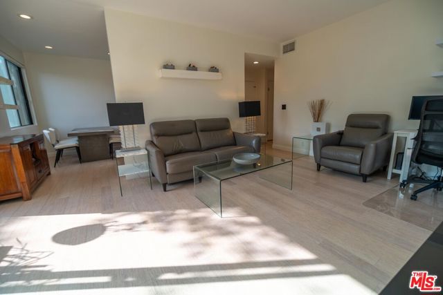8110 Manitoba Street, Playa del Rey CA: https://media.crmls.org/mediaz/6abfac0a-0b7d-4fa7-a47c-8424706a7495.jpg