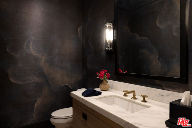 1628 Georgina Avenue, Santa Monica CA: https://media.crmls.org/mediaz/6abffb0e-3c21-4c84-82a0-b787402a243e.jpg