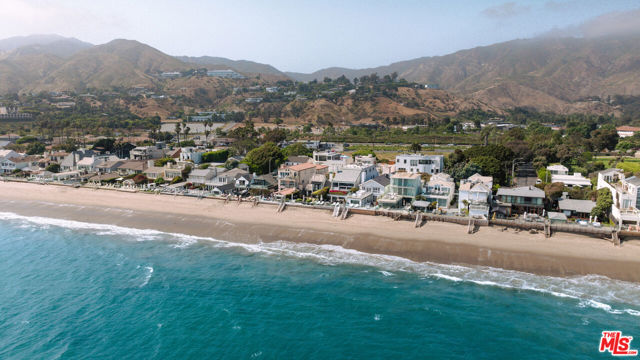 23614 Malibu Colony Road, Malibu CA: https://media.crmls.org/mediaz/6ac0a0c3-bb6d-4072-9090-c00ba68a2fed.jpg