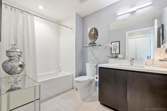 1388 Kettner Blvd, San Diego CA: https://media.crmls.org/mediaz/6ac0c711-9cca-43ac-bb01-7063d46702a4.jpg