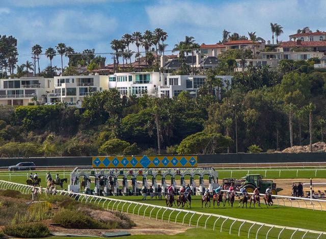 121 Via De La Valle, Del Mar CA: https://media.crmls.org/mediaz/6ac14139-7de2-4e5d-b82e-a696786ff3ca.jpg