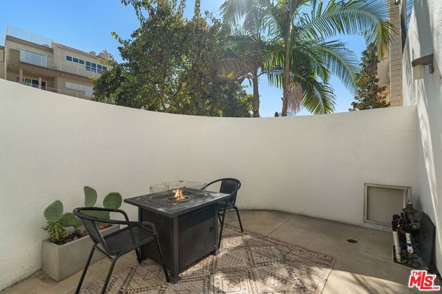 Drew Fenton | 11925 Goshen Avenue Los Angeles CA | MLS: 7475453 Drew Fenton | 11925 Goshen Avenue Los Angeles CA | MLS: 7475453