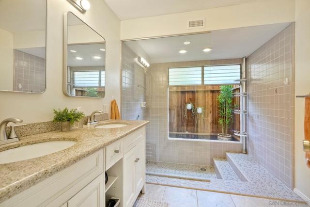 11668 Altoona Dr, El Cajon CA: https://media.crmls.org/mediaz/6ac307d1-d3b7-49e9-9e33-d03e2b4beb15.jpg