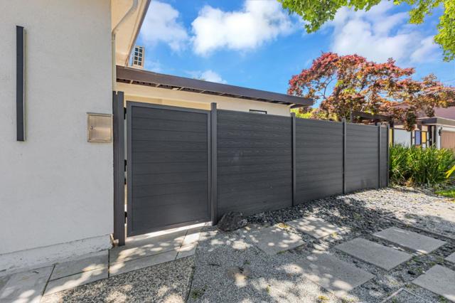 271 Woodhams Road, Santa Clara CA: https://media.crmls.org/mediaz/6ac3b3c6-b97d-4eed-8bfb-8112014c3fa4.jpg