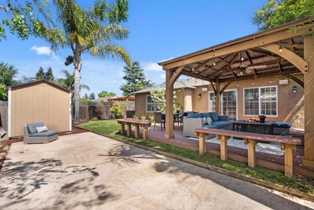 1048 Inverness Drive, San Carlos CA: https://media.crmls.org/mediaz/6ac3e154-f5f3-499d-95bf-97b706e9a800.jpg
