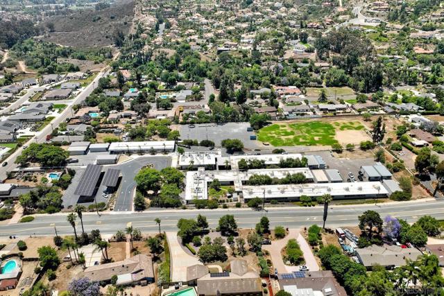 11668 Altoona Dr, El Cajon CA: https://media.crmls.org/mediaz/6ac41896-e9f5-466f-b559-5729249f97bc.jpg