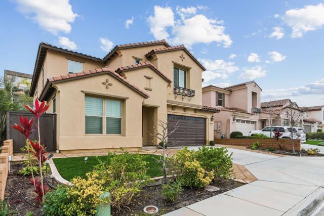 Detail Gallery Image 2 of 30 For 441 Adobe Estates Dr, Vista,  CA 92083 - 6 Beds | 3/1 Baths