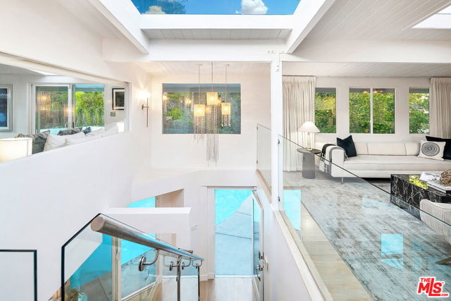 1415 Braeridge Drive, Beverly Hills CA: https://media.crmls.org/mediaz/6ac4766e-d386-4c27-93ba-b90f71416148.jpg