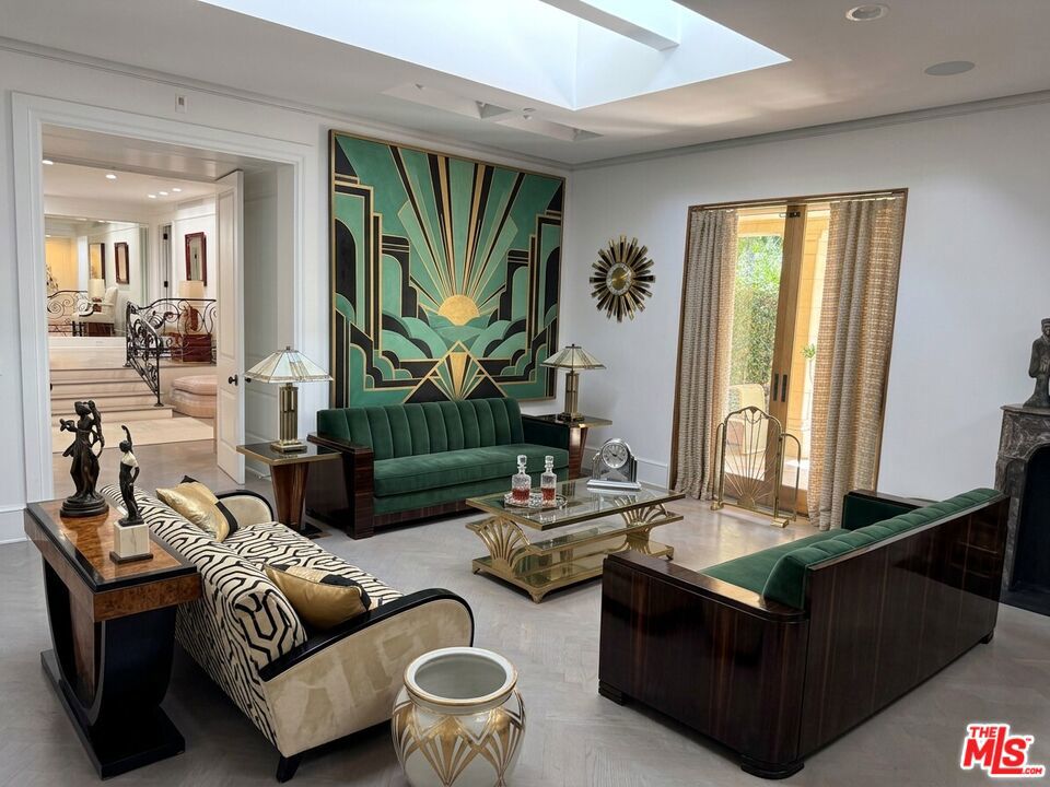 10375 Wilshire Boulevard #1B — architectural residence