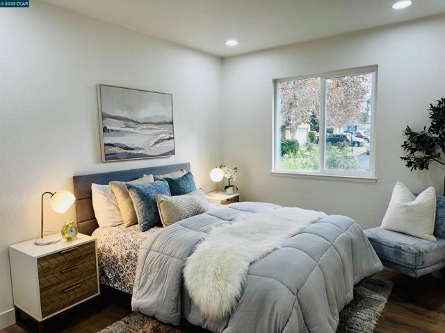 30 Greensboro Way, Antioch CA: https://media.crmls.org/mediaz/6ac4ba55-1acb-4ddc-a30a-40b2da7b5fbb.jpg