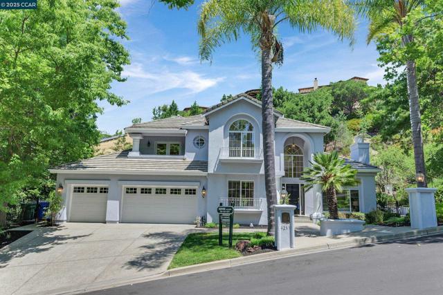 4253 Golden Oak Ct, Danville CA: https://media.crmls.org/mediaz/6ac4bb16-ba36-4184-9803-0117288e5449.jpg