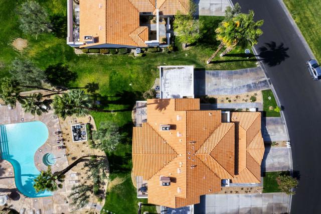 131 Desert Falls Circle, Palm Desert CA: https://media.crmls.org/mediaz/6ac61d71-b9fe-4b09-9f16-11aaa92c71f9.jpg