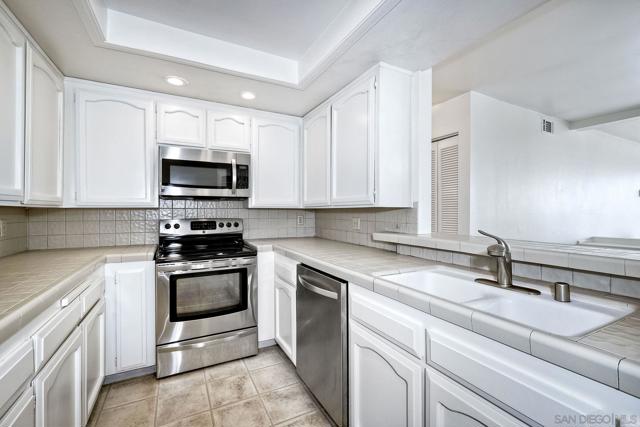 2930 Cowley Way, San Diego CA: https://media.crmls.org/mediaz/6ac66af1-b447-495a-8242-34f8bf47a195.jpg