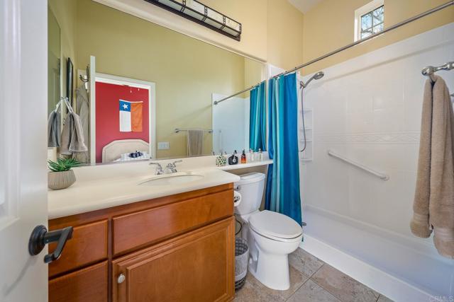 Detail Gallery Image 18 of 42 For 14212 Pebble Beach Way, Valley Center,  CA 92082 - 4 Beds | 3/1 Baths