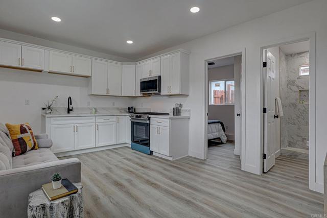 1320 Vinca Way, San Diego CA: https://media.crmls.org/mediaz/6ac7242d-fdfc-42c3-a333-fa24f06726a2.jpg