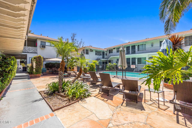 275 N Garfield Avenue, Pasadena CA: https://media.crmls.org/mediaz/6ac7afa7-6048-46dd-a0e4-b4444f2272c4.jpg