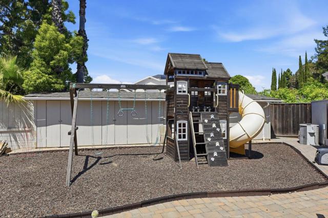 2465 Fenian Drive, Campbell CA: https://media.crmls.org/mediaz/6ac87304-ab10-4296-9b22-1d8d99c79ff6.jpg