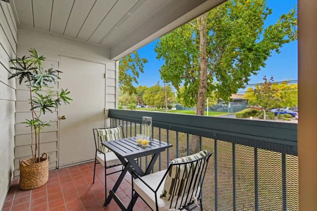 35 W 20th Avenue, San Mateo CA: https://media.crmls.org/mediaz/6ac8a76e-fed0-4fdb-8ef1-edd37fcf5d36.jpg