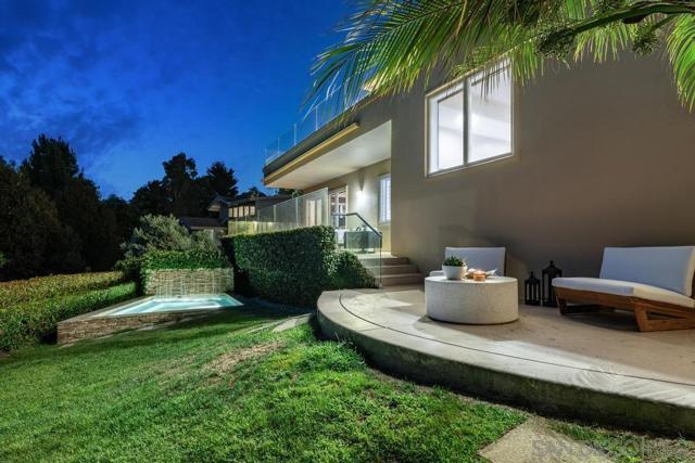 6617 Muirlands Dr, La Jolla CA: https://media.crmls.org/mediaz/6ac9e07c-b691-48ef-8461-07eeafcf61a9.jpg