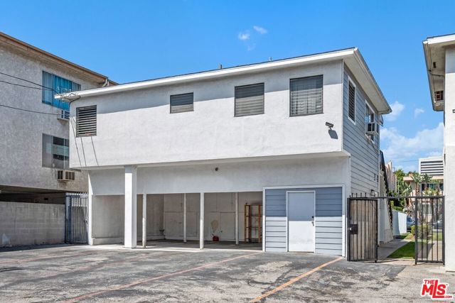 1657 Colby Avenue, Los Angeles CA: https://media.crmls.org/mediaz/6aca05a2-df02-497f-b929-1ef7b5e7a4a2.jpg