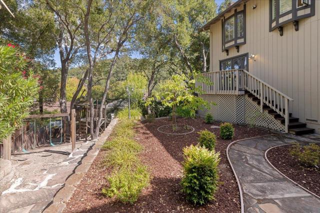 105 Vista Del Prado, Los Gatos CA: https://media.crmls.org/mediaz/6aca3f56-5978-4096-9d17-01b5d66b85c5.jpg