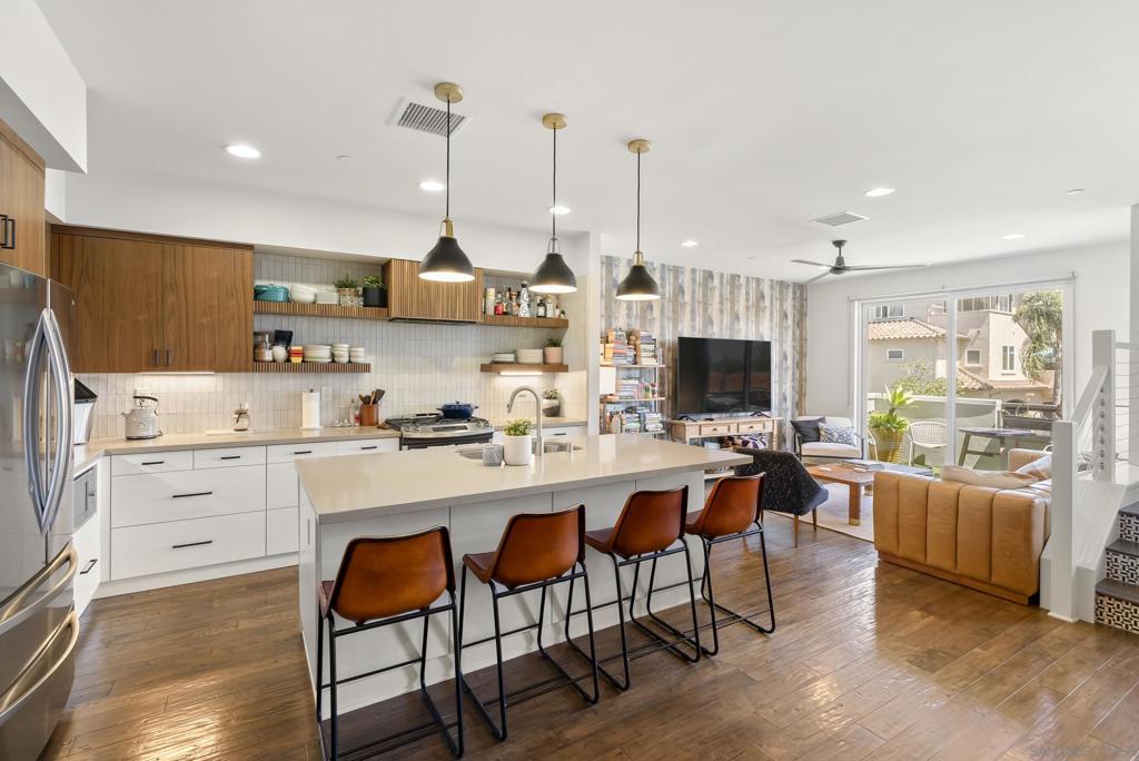 2537 State St. - photo 7