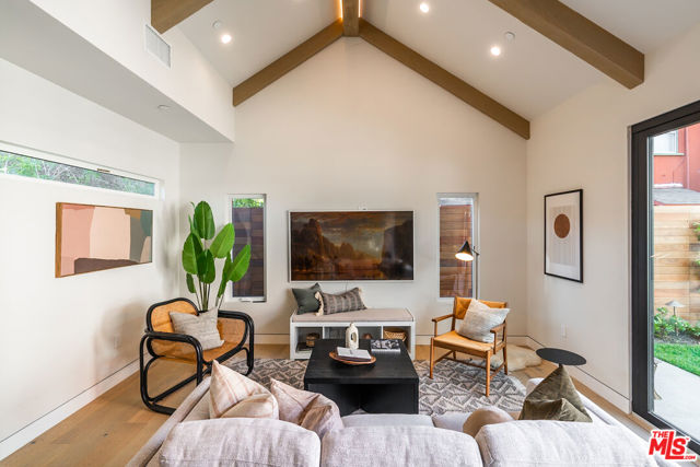 3076 Glenhurst Avenue, Los Angeles CA: https://media.crmls.org/mediaz/6acaadd6-bab3-42be-ac31-26ce2eeb350c.jpg