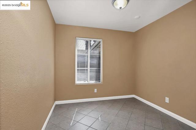 3104 Cedar Ct, Antioch CA: https://media.crmls.org/mediaz/6acac72b-2476-481a-aec2-09a4c9f6a485.jpg