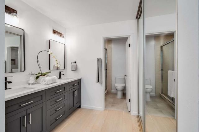 228 Sand Hill Circle, Menlo Park CA: https://media.crmls.org/mediaz/6acaedab-bc2e-4728-bf4d-38fe8cac567b.jpg