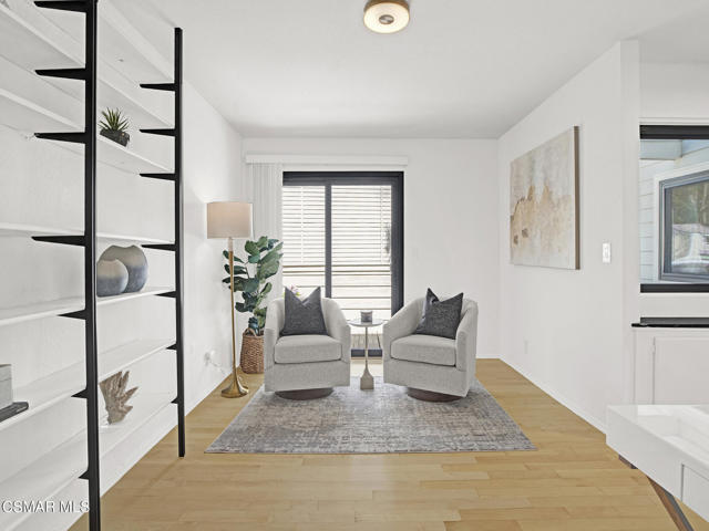 1206 S Westlake Boulevard, Westlake Village CA: https://media.crmls.org/mediaz/6acb3b28-0f05-4348-97e0-b4a417698e22.jpg