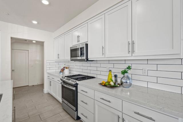 9476 Seawind Way, Newark CA: https://media.crmls.org/mediaz/6acb426c-3ca2-440c-9614-784e165a5f4f.jpg