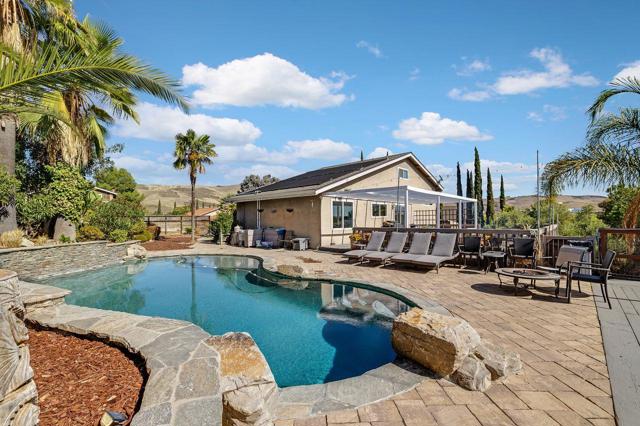 464 Archglen Way, San Jose CA: https://media.crmls.org/mediaz/6acc9df1-b938-4a34-8b5f-b1724191cb68.jpg