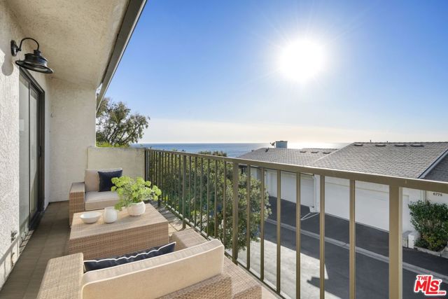 6774 Las Olas Way photo 4
