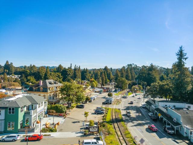 141 Aptos Village Way, Aptos CA: https://media.crmls.org/mediaz/6acd100c-b802-4b31-844a-368becb65a7c.jpg